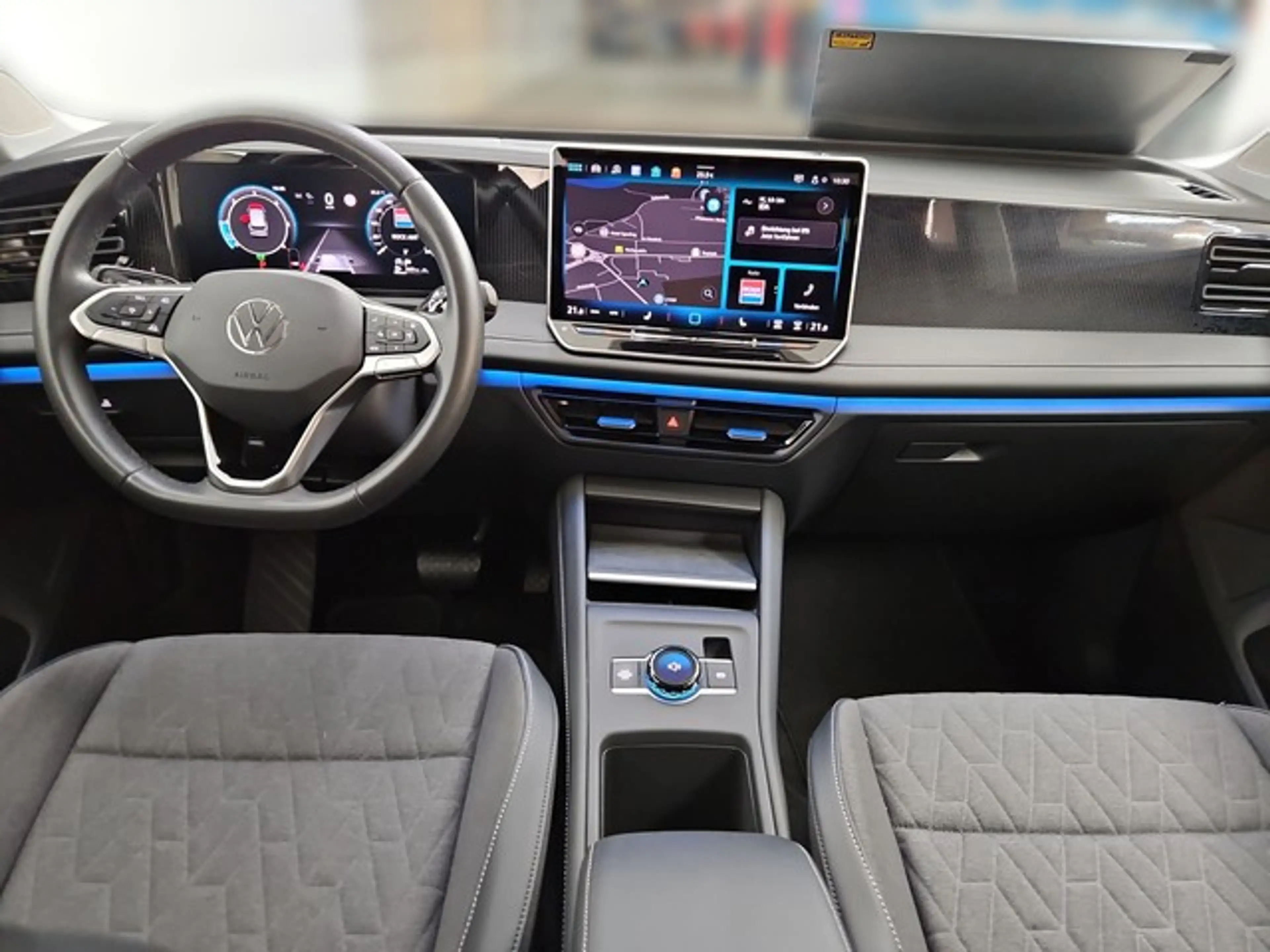 Volkswagen Tiguan Life NAVI SITZH ABGEDUNKELTE SCHEIBEN — photo 21