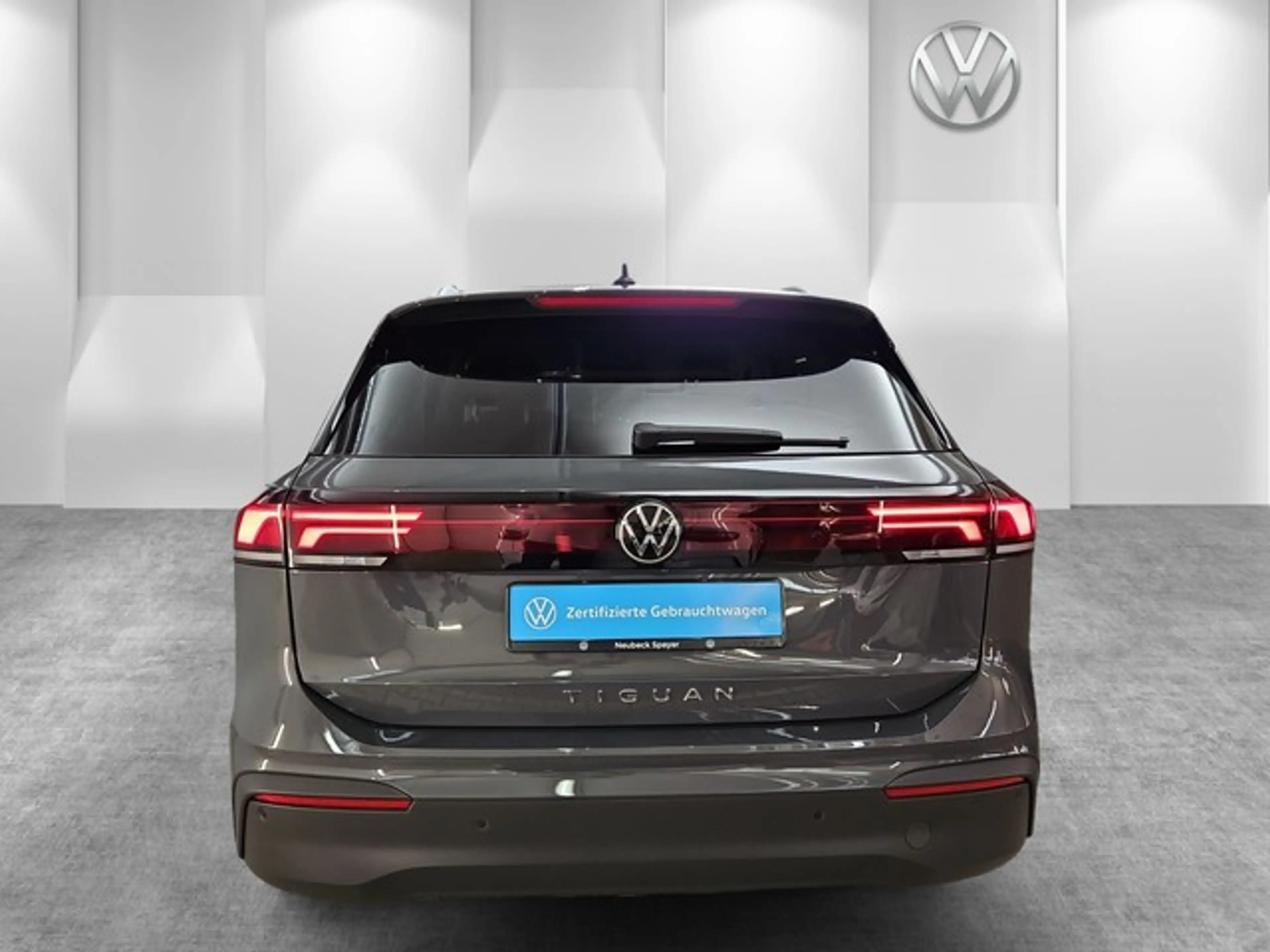 Volkswagen Tiguan Life NAVI SITZH ABGEDUNKELTE SCHEIBEN — photo 20