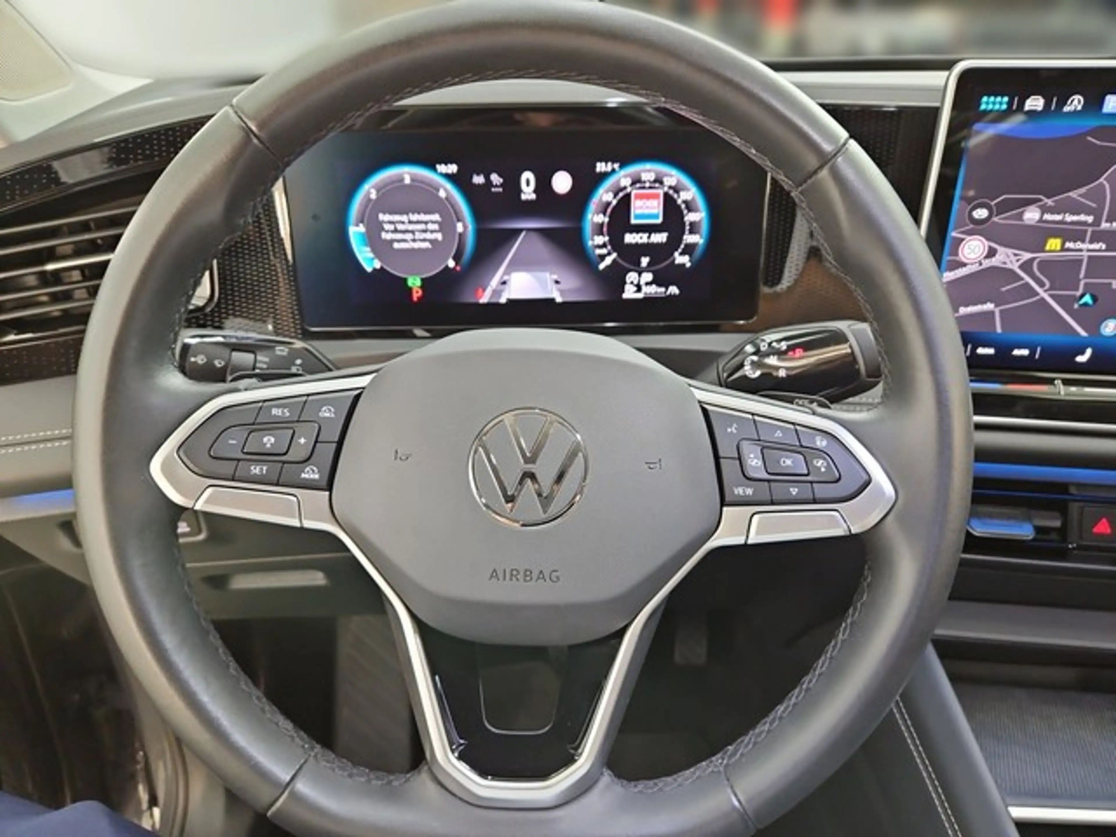 Volkswagen Tiguan Life NAVI SITZH ABGEDUNKELTE SCHEIBEN — photo 23