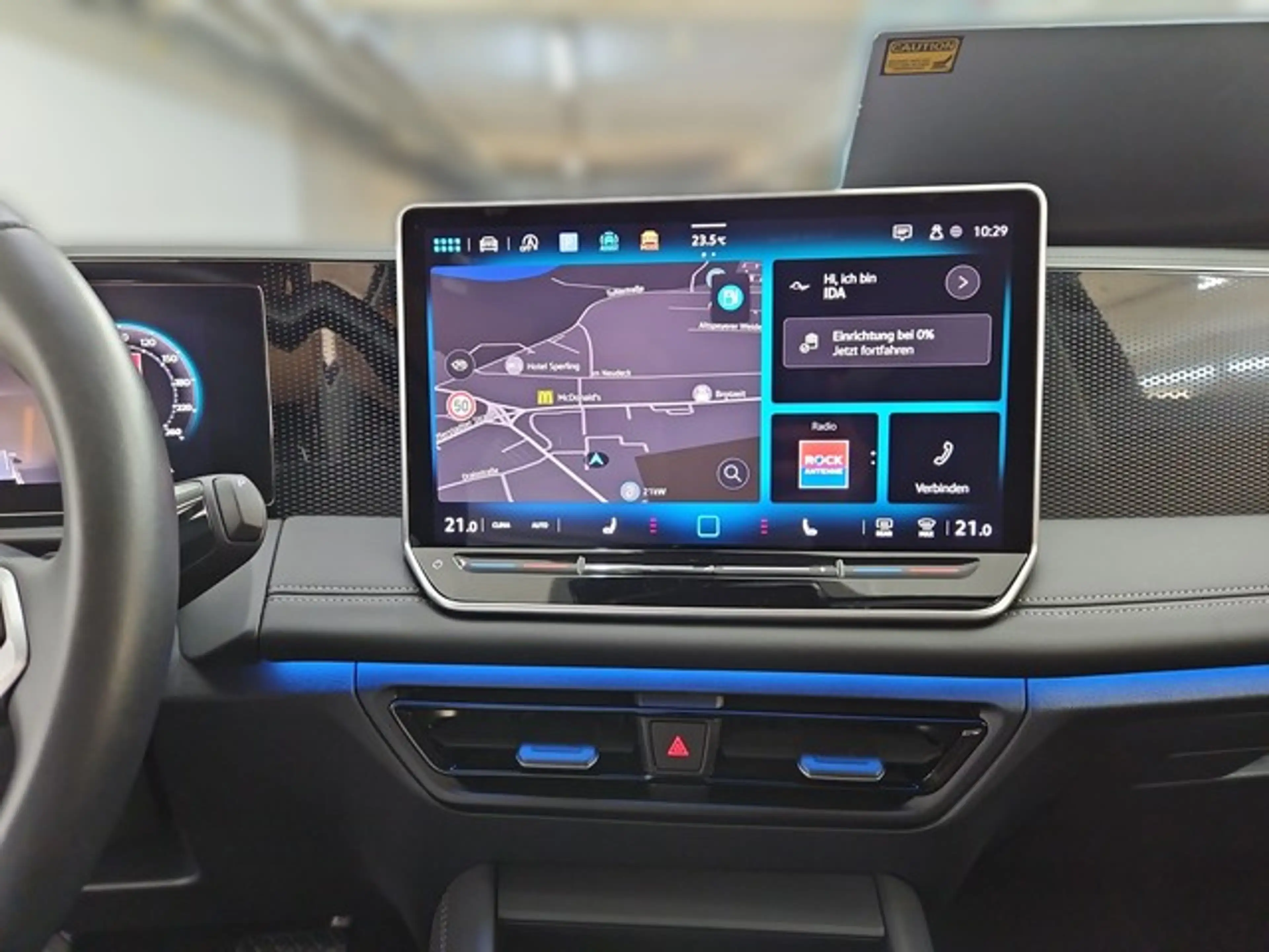 Volkswagen Tiguan Life NAVI SITZH ABGEDUNKELTE SCHEIBEN — photo 24