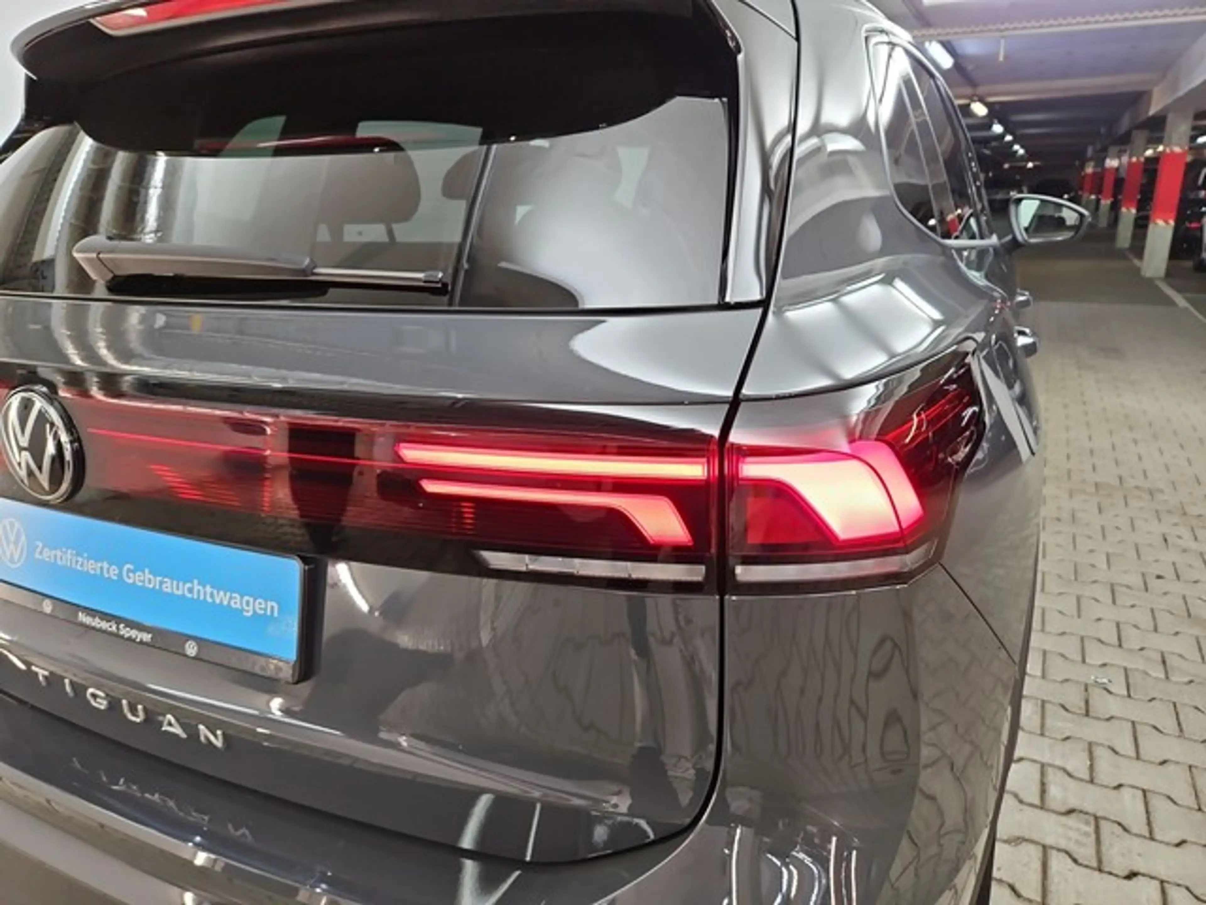 Volkswagen Tiguan Life NAVI SITZH ABGEDUNKELTE SCHEIBEN — photo 17