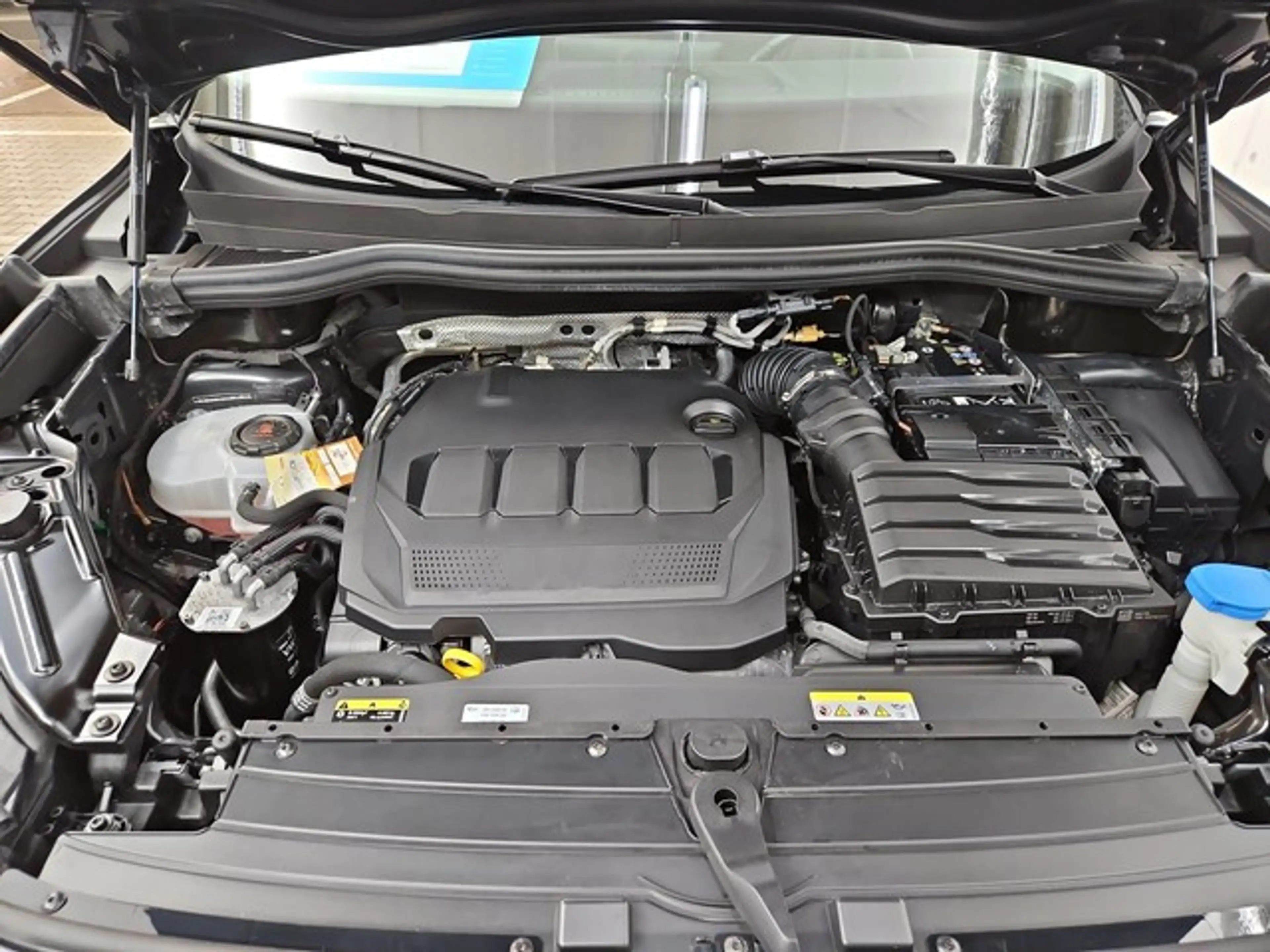 Volkswagen Tiguan Life NAVI SITZH ABGEDUNKELTE SCHEIBEN — photo 27