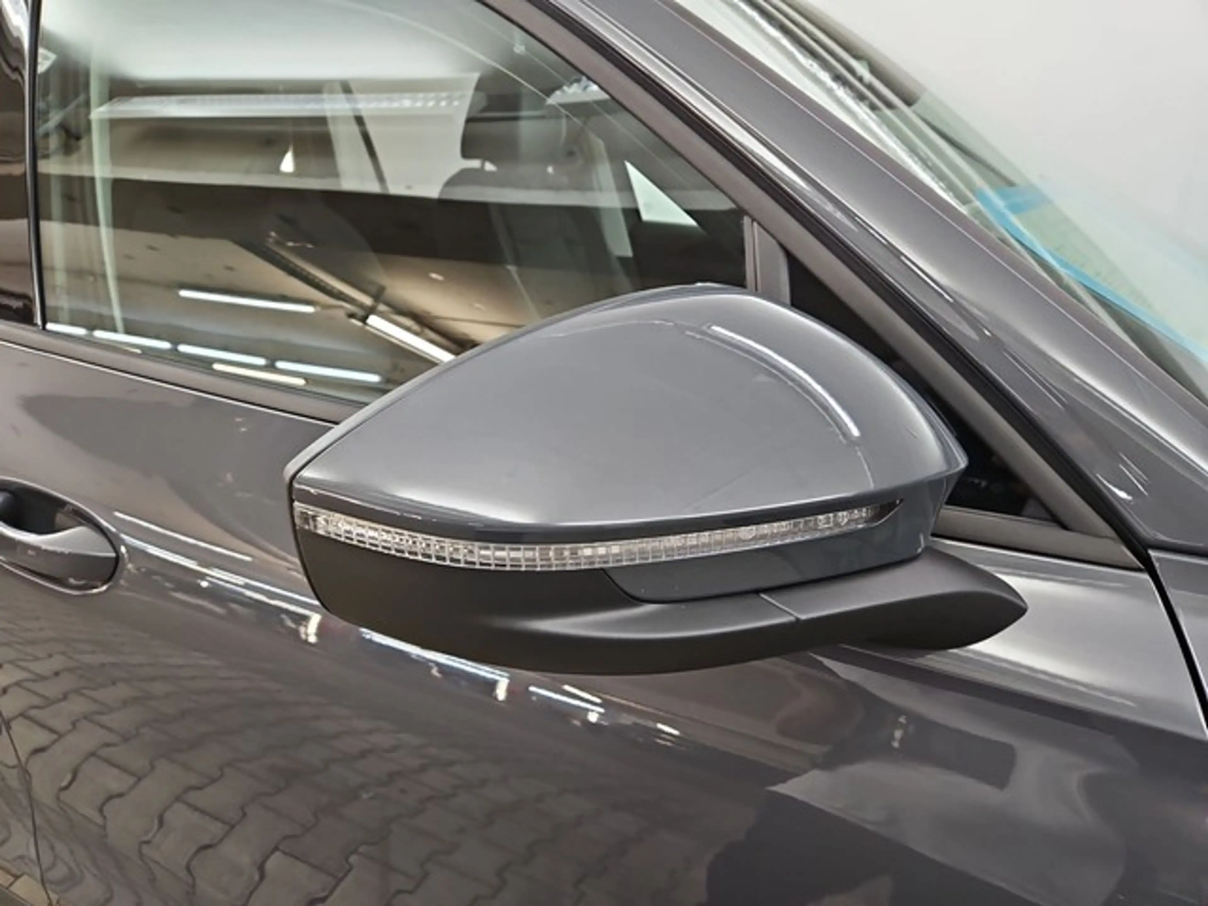 Volkswagen Tiguan Life NAVI SITZH ABGEDUNKELTE SCHEIBEN — photo 19