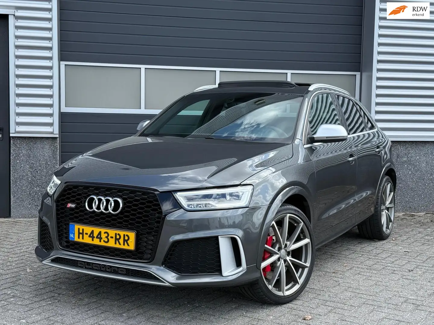 Audi RS Q3 2.5 TFSI Q3 quattro Pano Leder Xenon Grijs - 1