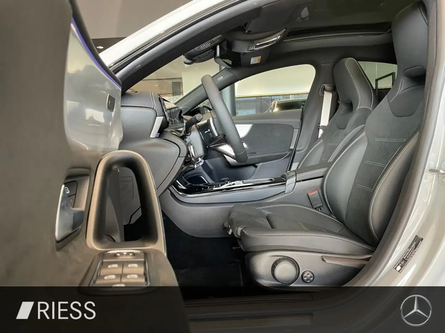 Mercedes-Benz CLA 220 4M AMG+PANO+360°+MULTIBEAM+PANO+NIGHT+ Grey - 2