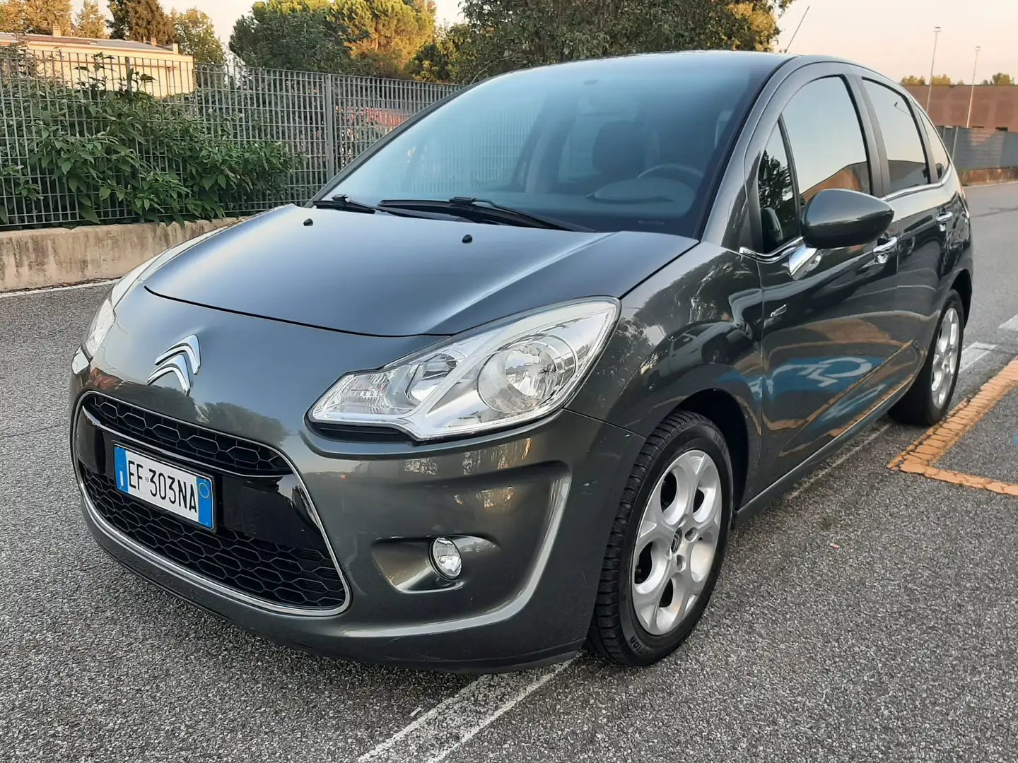 Citroen C3 1.4 Exclusive (exclusive style) panoramico Grigio - 1