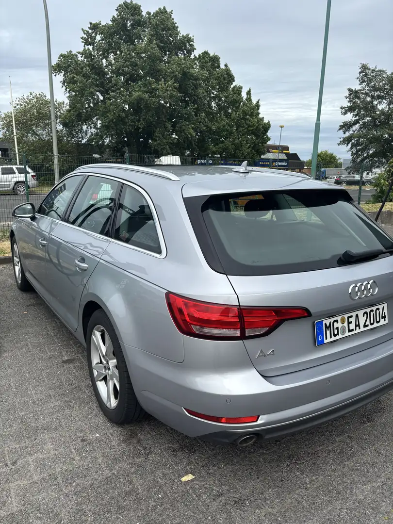 Audi A4 sport Grau - 2