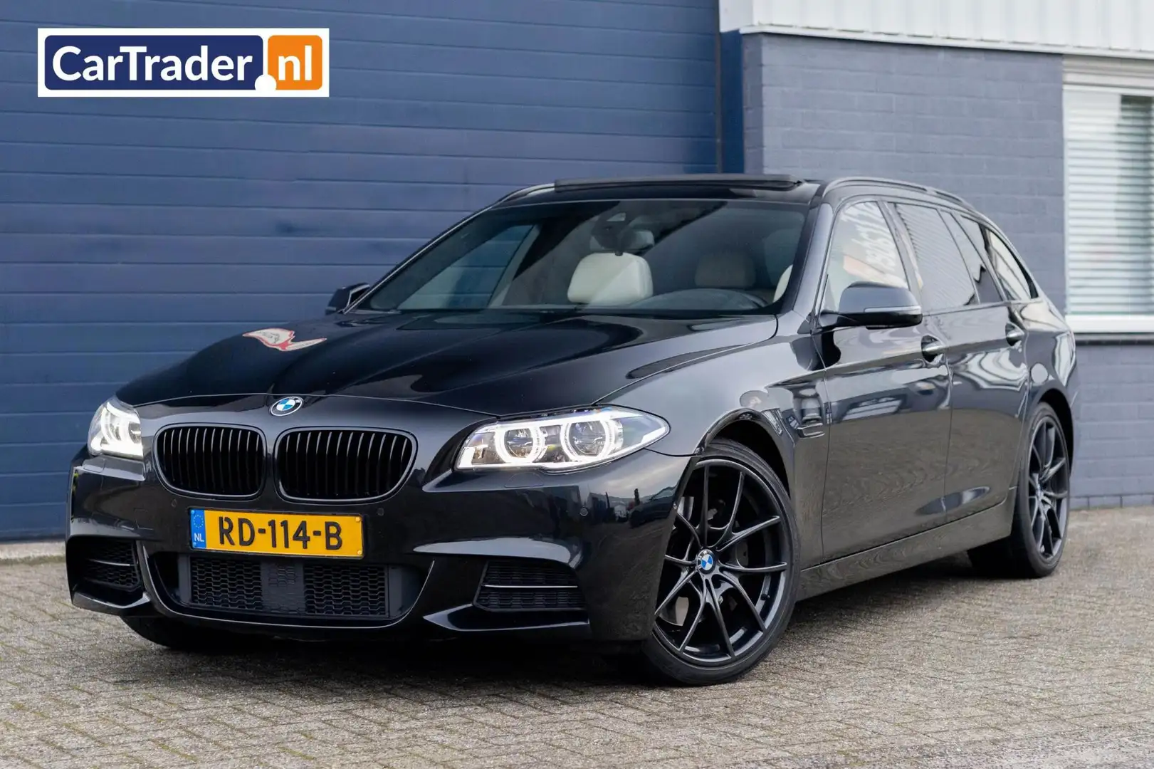 BMW 535 5-serie Touring 535xd M Sport Edition High Executi Černá - 1