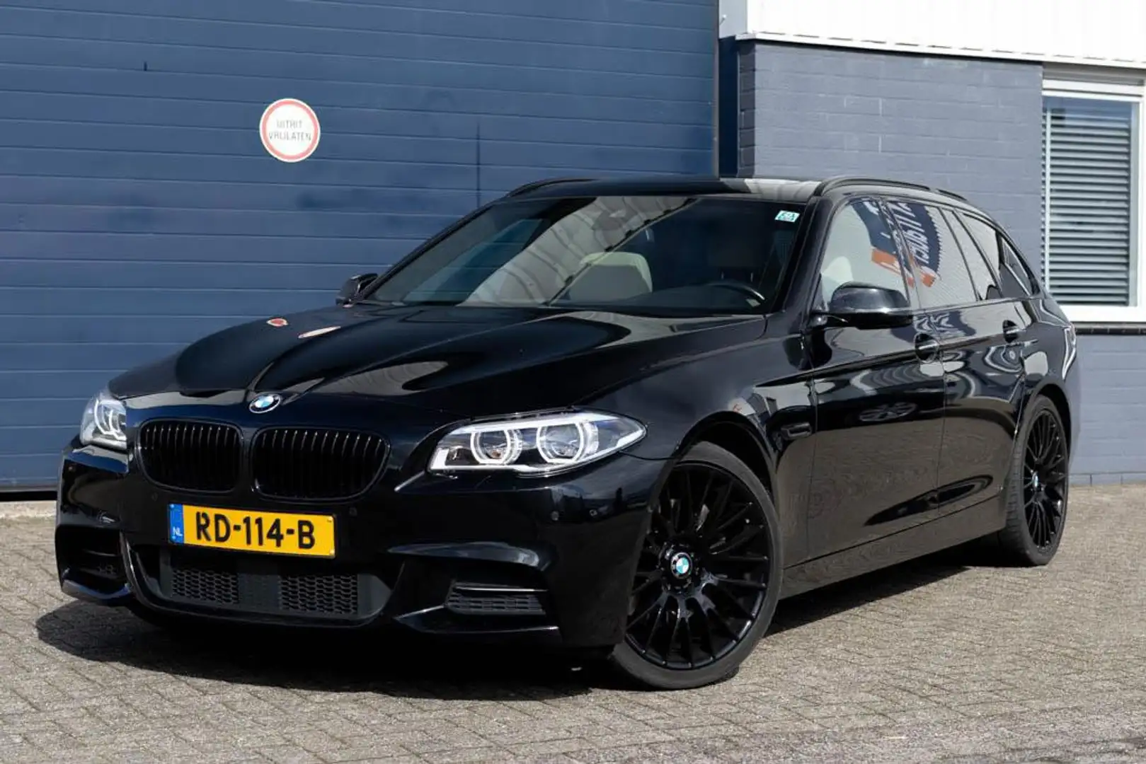 BMW 535 5-serie Touring 535xd M Sport Edition High Executi Černá - 2