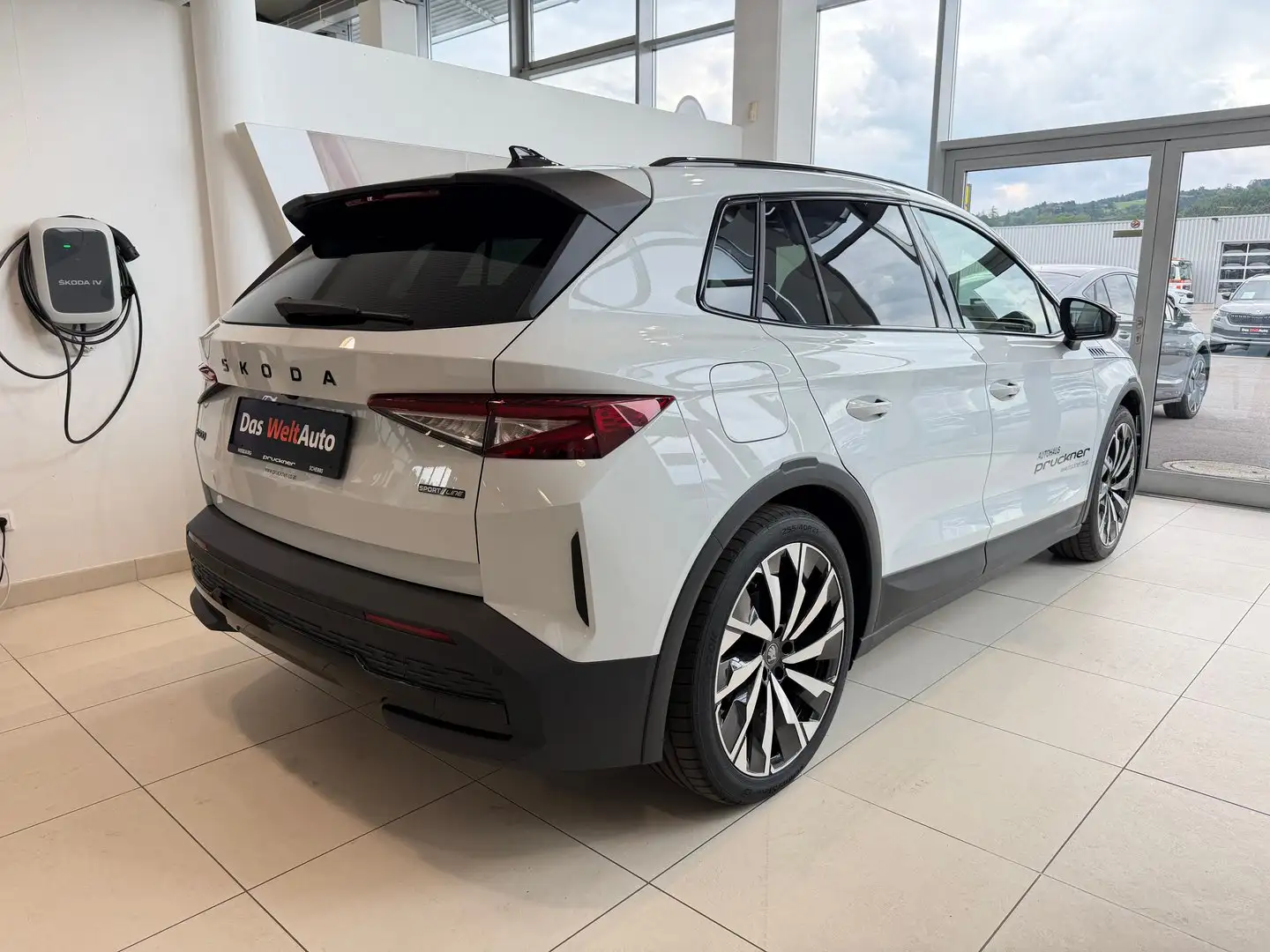 Skoda Elroq Sportline 85 Weiß - 2