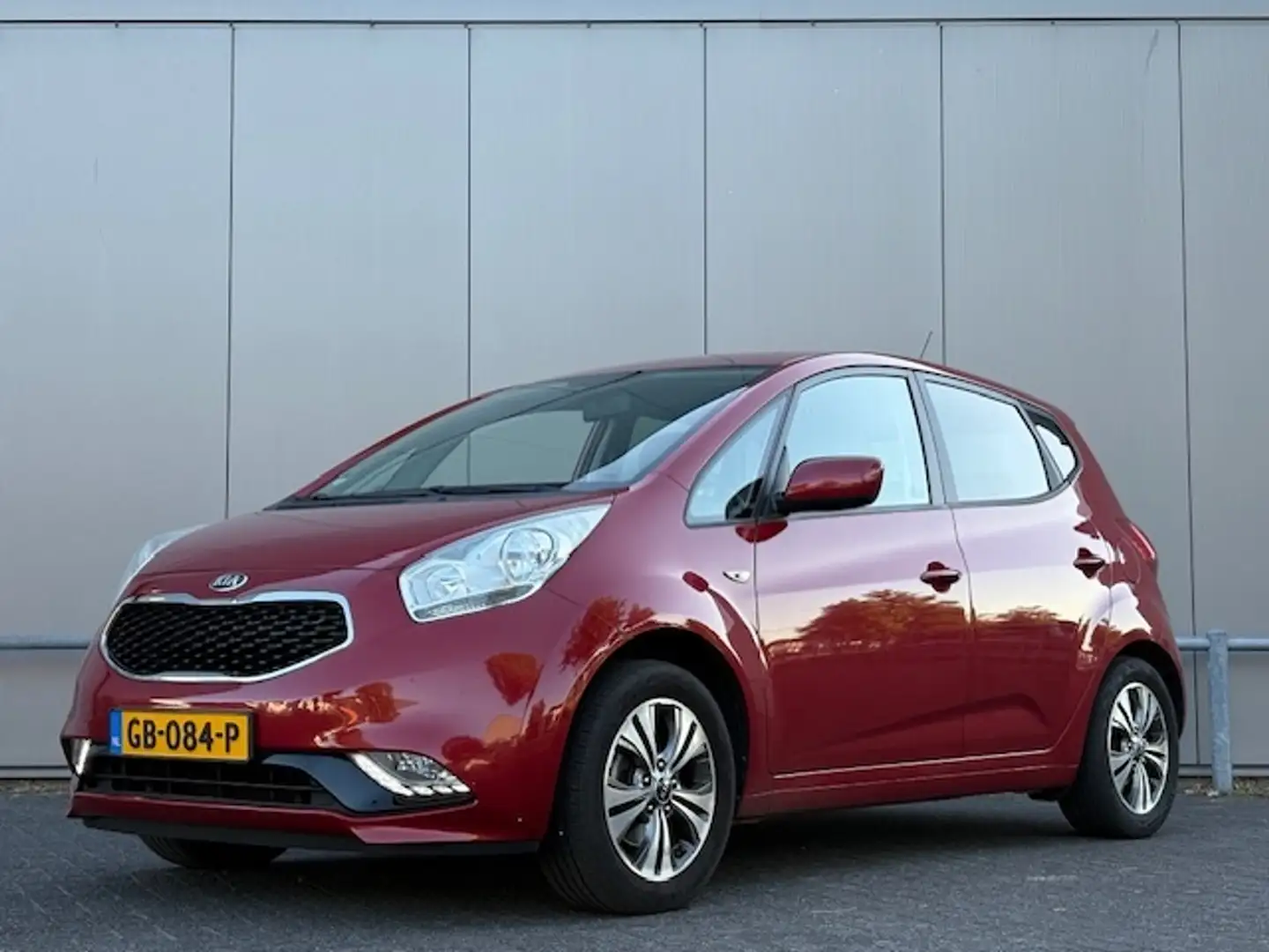Kia Venga 1.4 CVVT - hoge instap - 1e eigenaar - Dealer onde Rood - 1