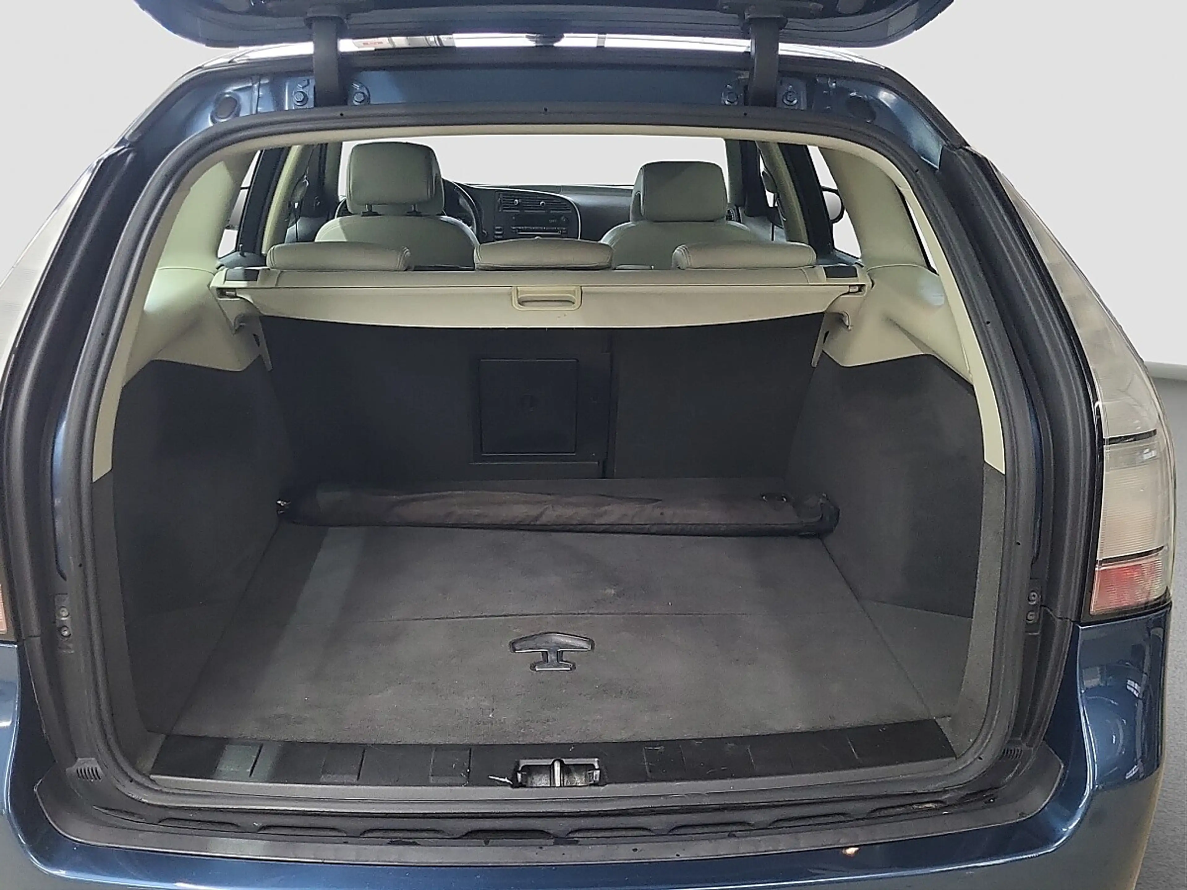 Saab 9-3 Aero Sport-Kombi 1,9 TTiD M6 — photo 6
