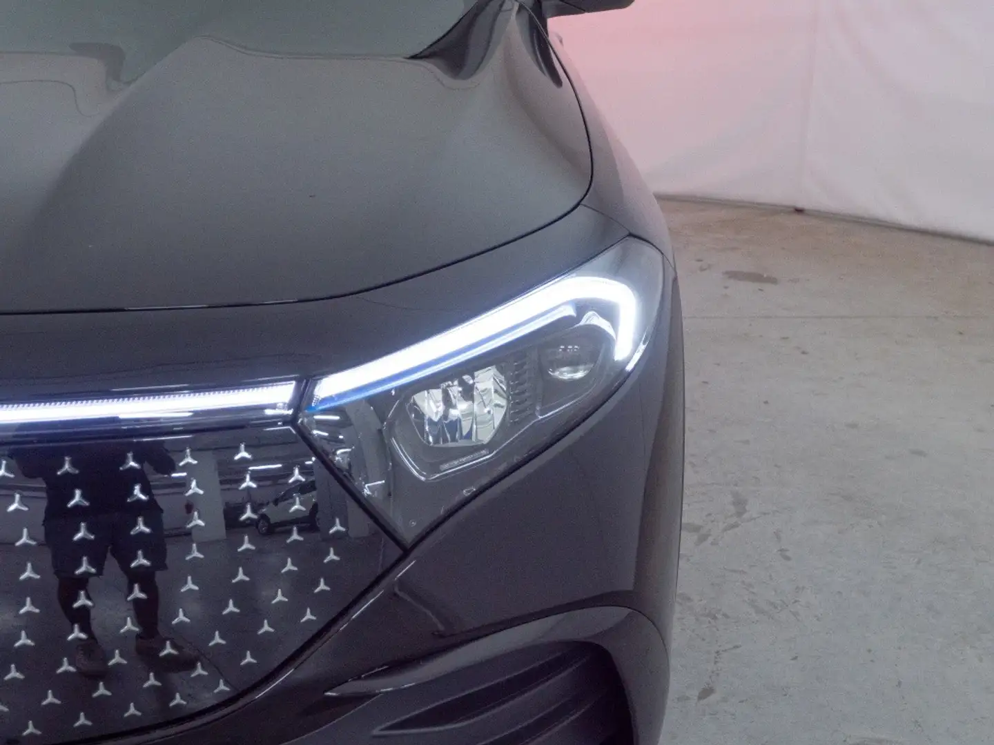 Mercedes-Benz EQB 250 + Noir - 2