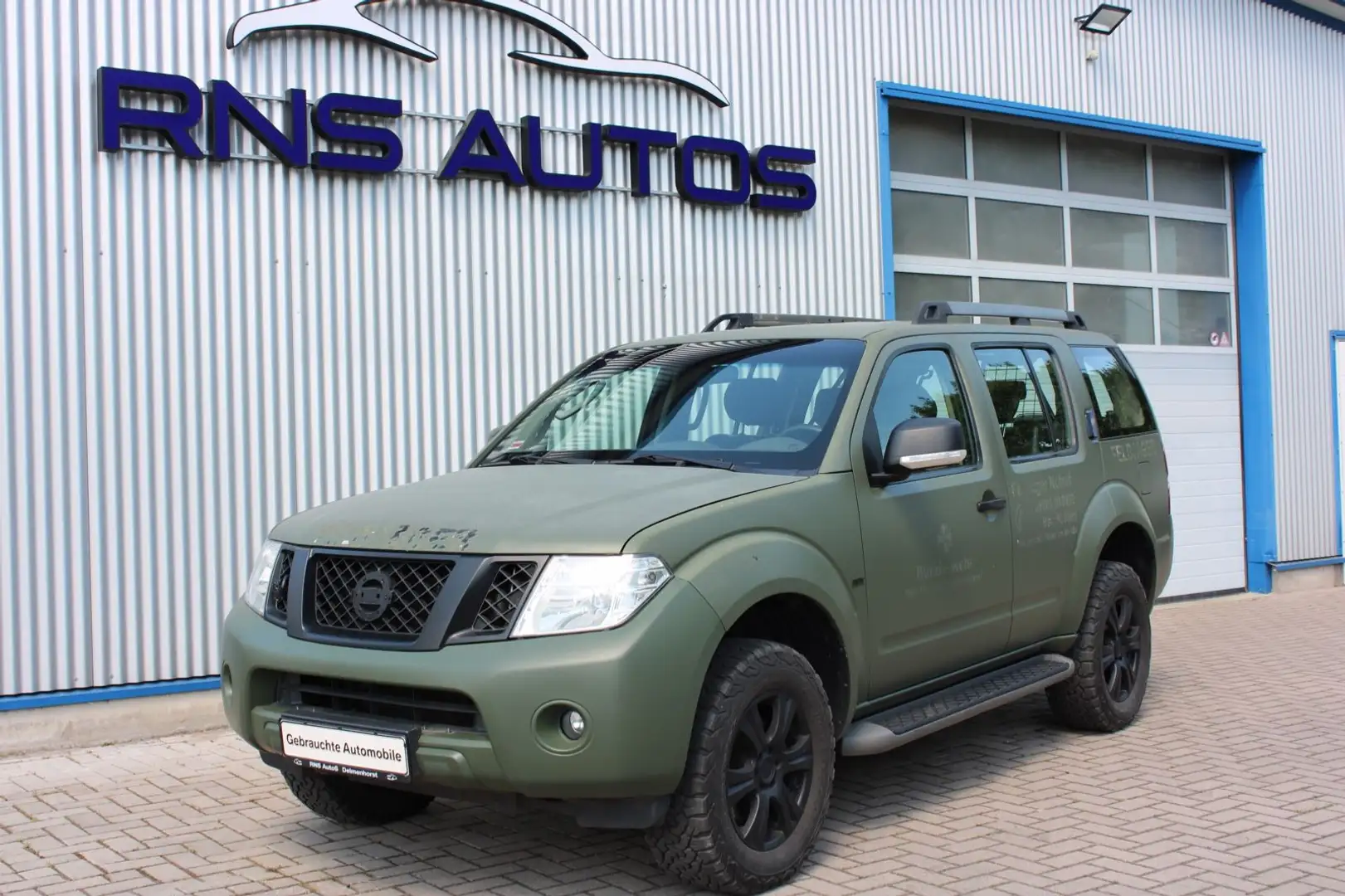 Nissan Pathfinder 2.5 dCi 4WD, AHK,Standhzg.Bundeswehr Verde - 1