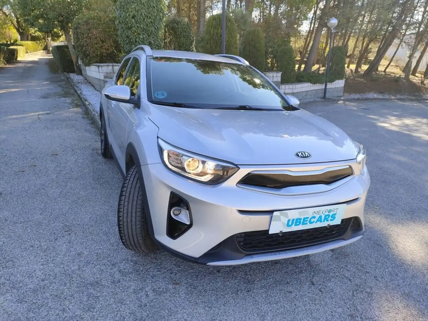 Kia Stonic 1.0 TGDi 74kW 100CV Drive Gris - 2