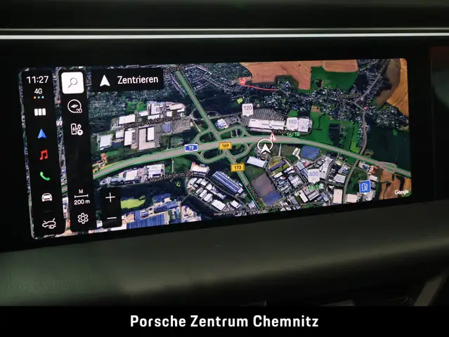 Porsche Macan view 15
