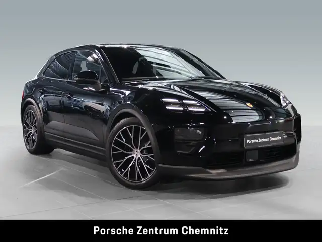Porsche Macan view 9
