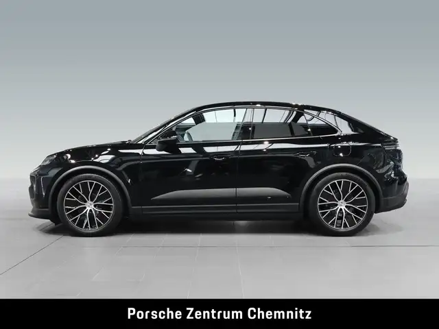 Porsche Macan view 2