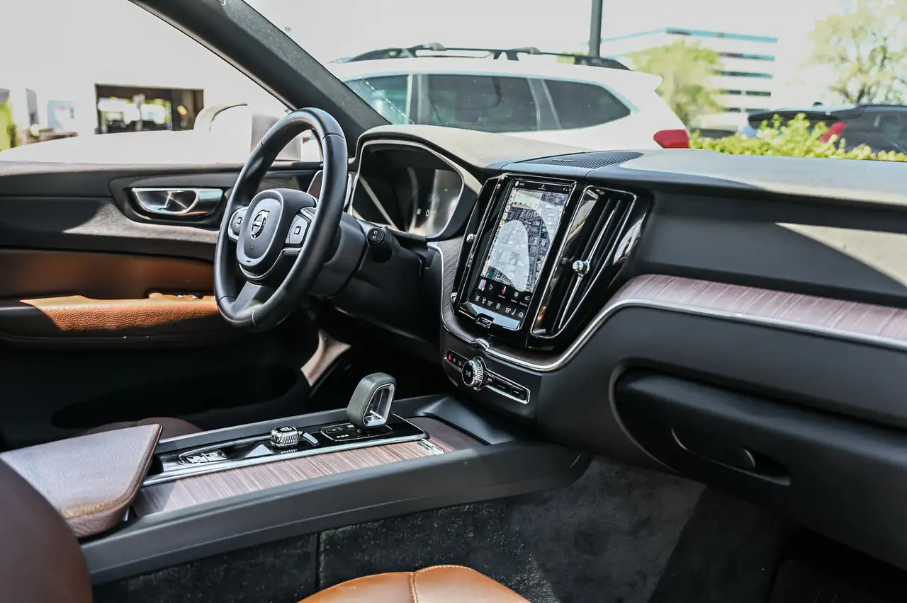 Volvo XC60 снимка Volvo XC60