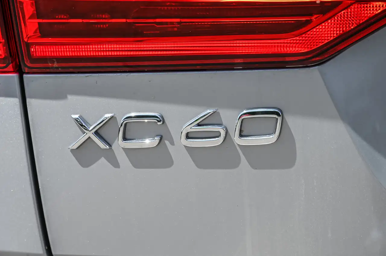 Volvo XC60 снимка Volvo XC60