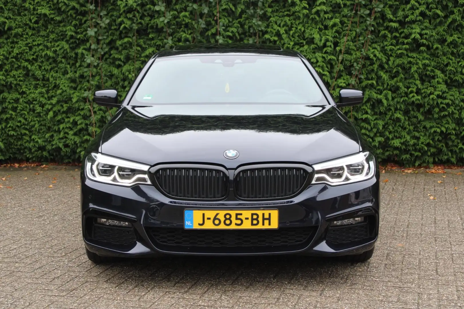 BMW 520 5-serie 520i High Executive M Edition Nappa, H/K Zwart - 2