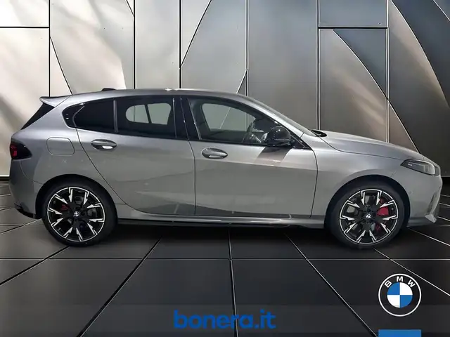 BMW 1 Series view 4