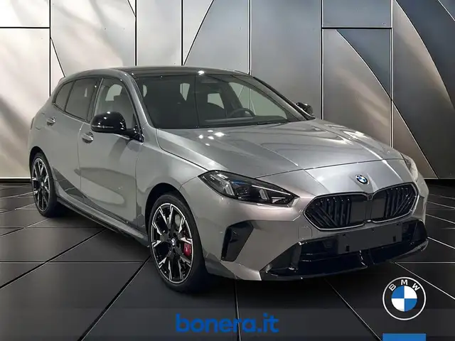 BMW 1 Series view 3
