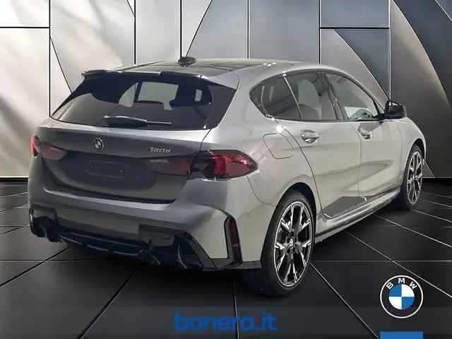 BMW 1 Series view 5