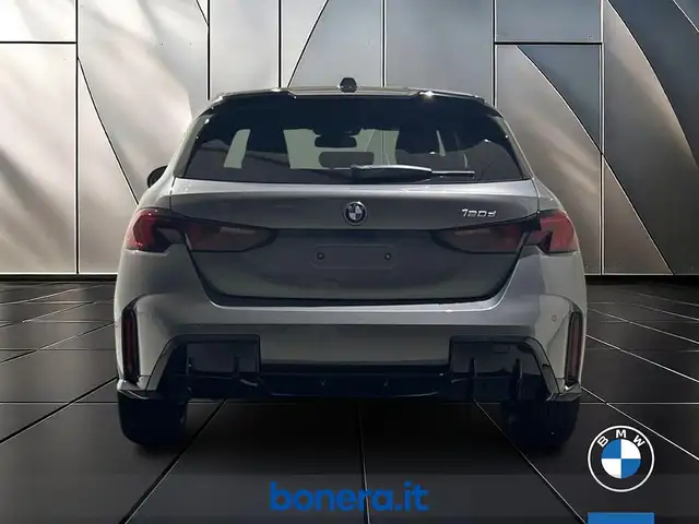 BMW 1 Series view 6