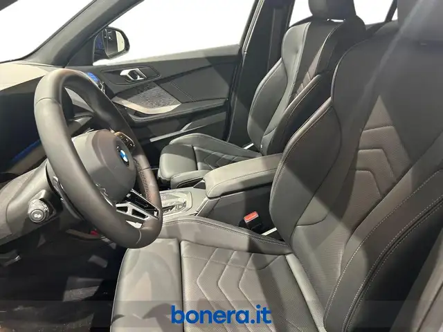 BMW 1 Series view 14