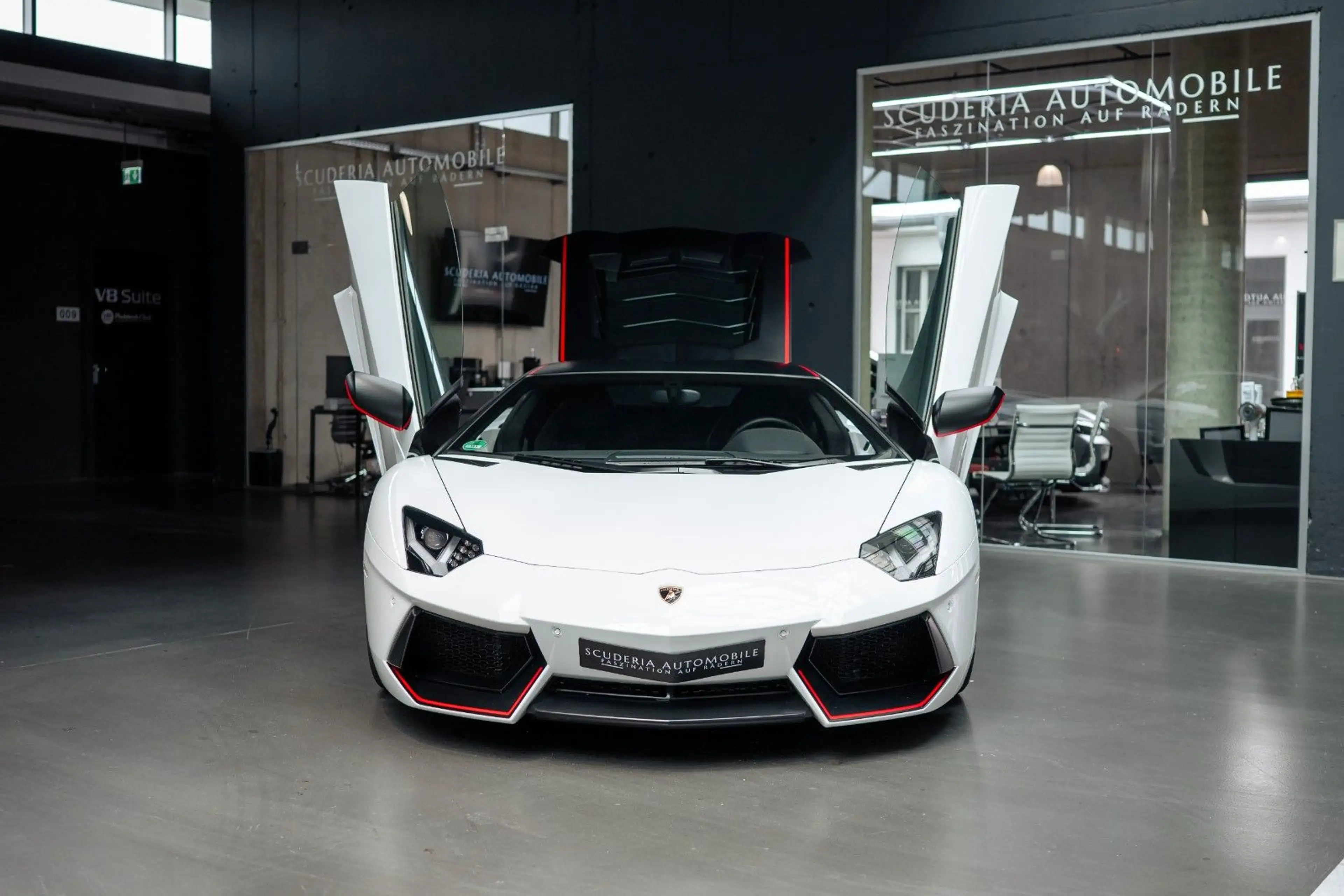 Lamborghini Aventador LP 700-4 Pirelli Edition 1of100 / Lift — photo 4