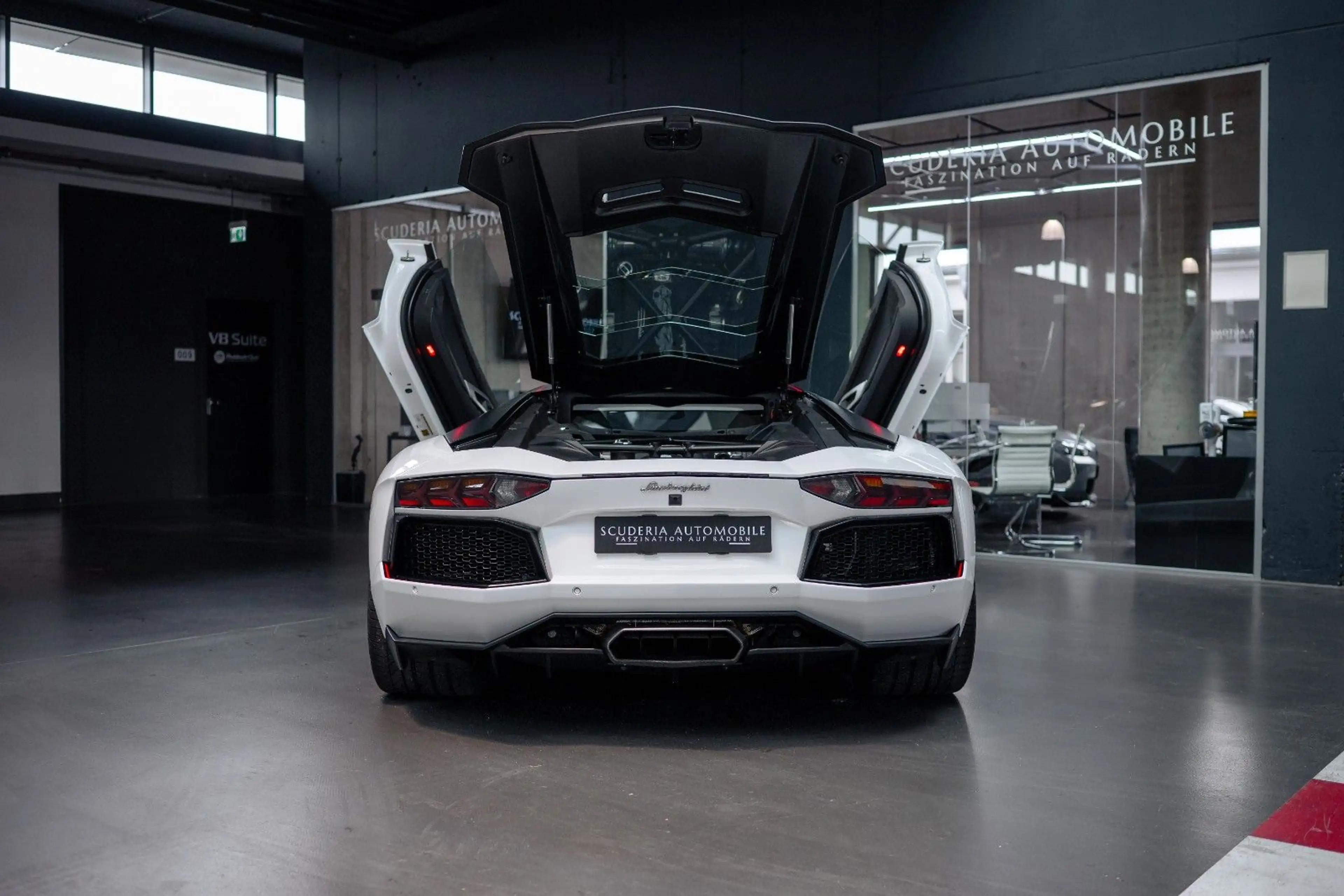 Lamborghini Aventador LP 700-4 Pirelli Edition 1of100 / Lift — photo 8
