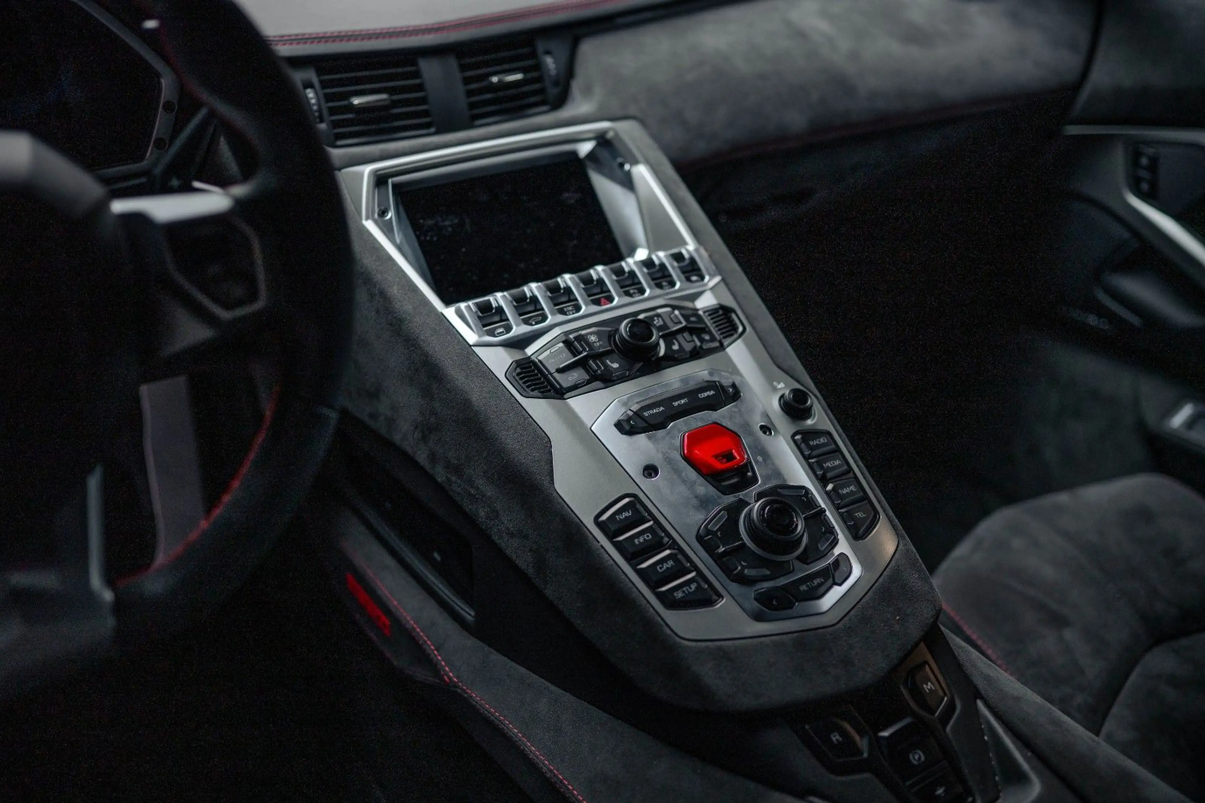 Lamborghini Aventador LP 700-4 Pirelli Edition 1of100 / Lift — photo 12