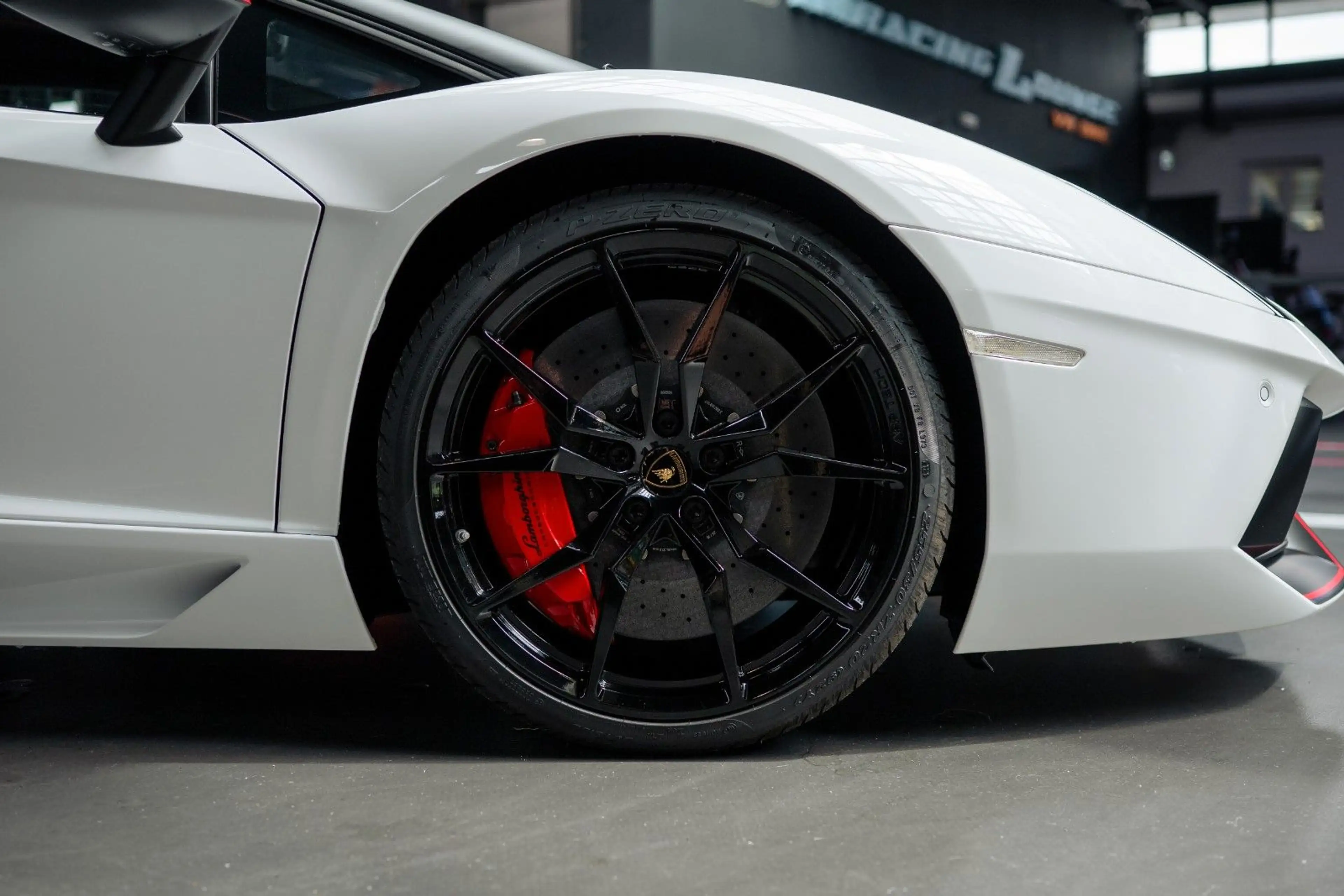 Lamborghini Aventador LP 700-4 Pirelli Edition 1of100 / Lift — photo 9