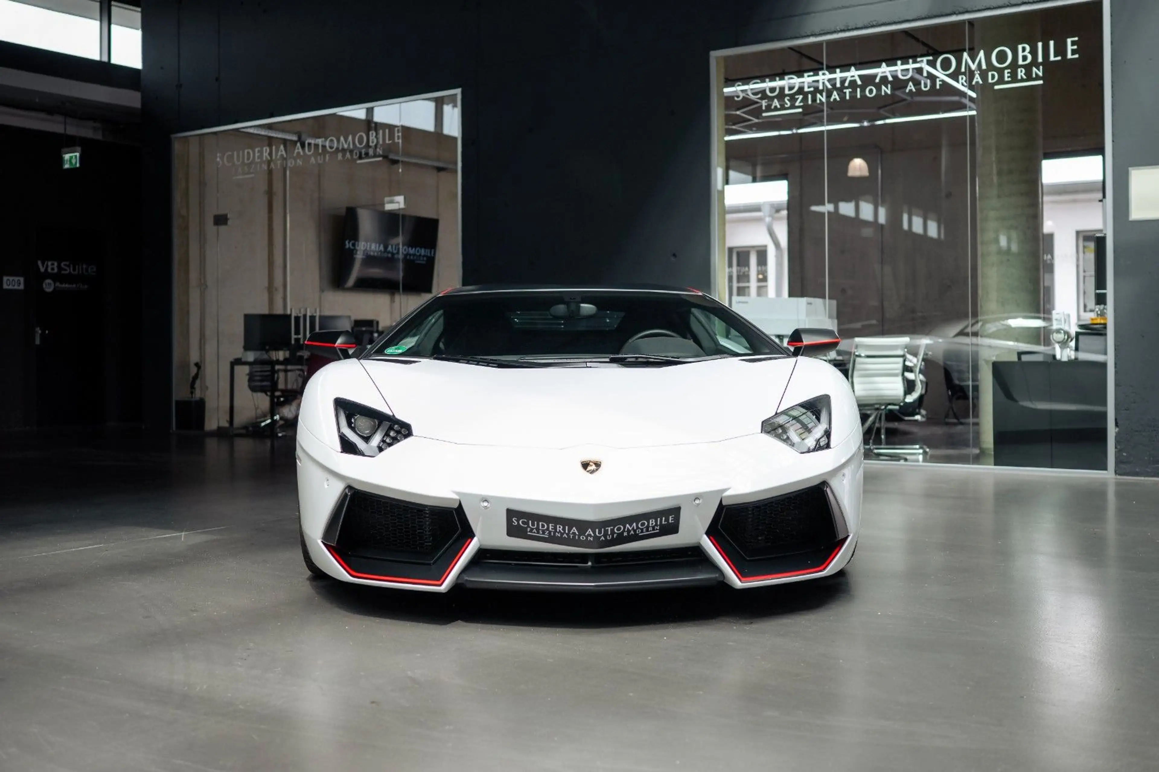 Lamborghini Aventador LP 700-4 Pirelli Edition 1of100 / Lift — photo 3