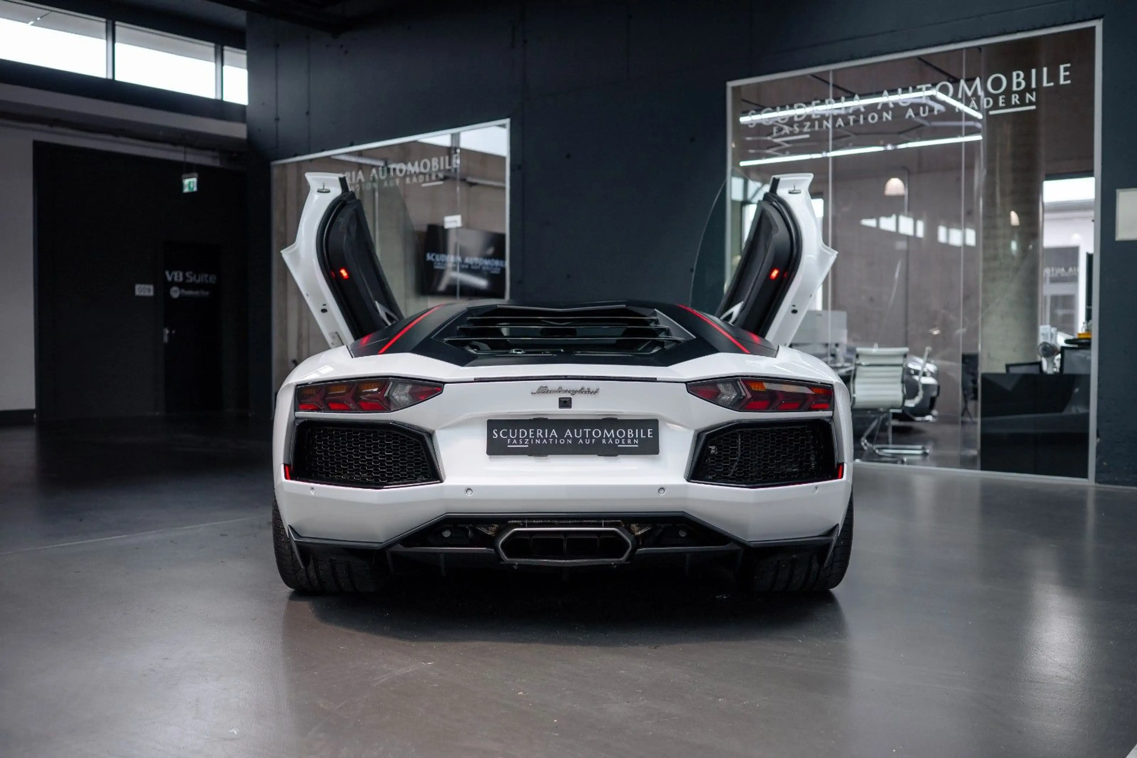 Lamborghini Aventador LP 700-4 Pirelli Edition 1of100 / Lift — photo 7