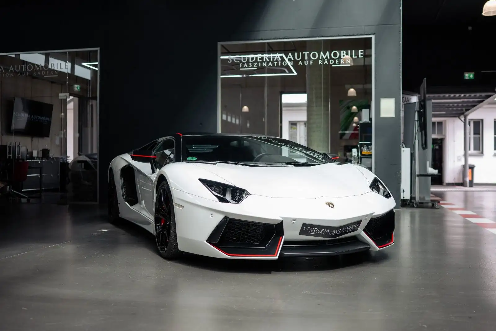 Lamborghini LP 700-4 Pirelli Edition 1of100 / Lift