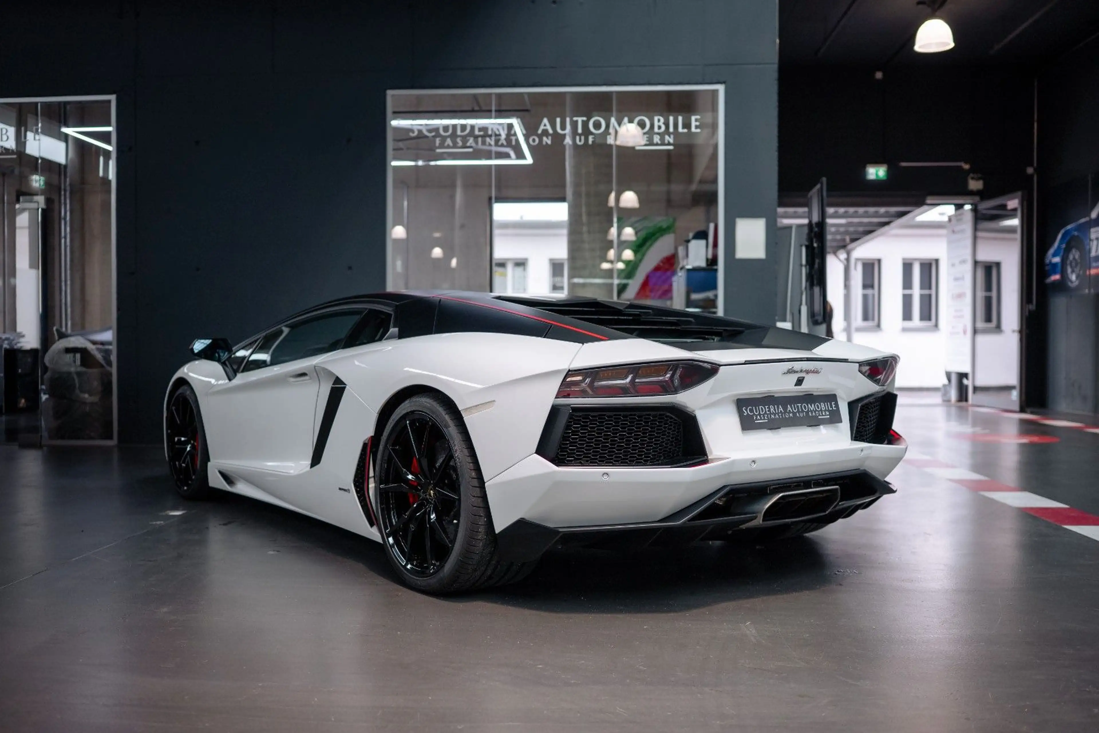 Lamborghini Aventador LP 700-4 Pirelli Edition 1of100 / Lift — photo 5