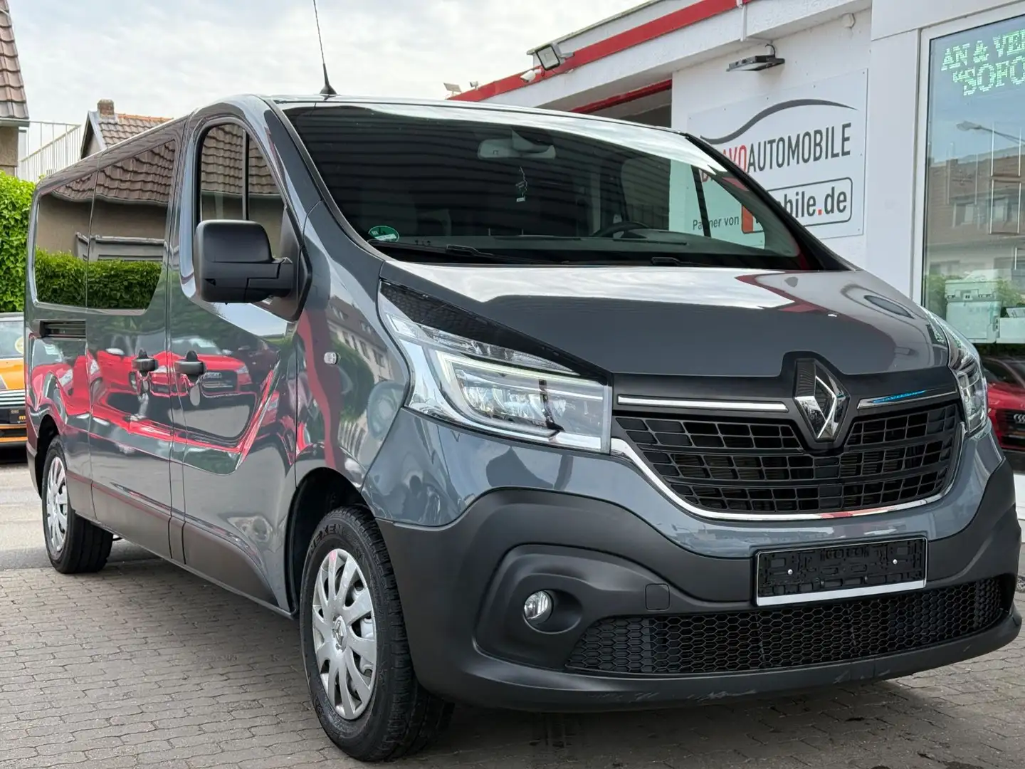 Renault Trafic 9-SITZER/NAVI/APPLECARPLAY/KLIMA/KAMERA Сірий - 1