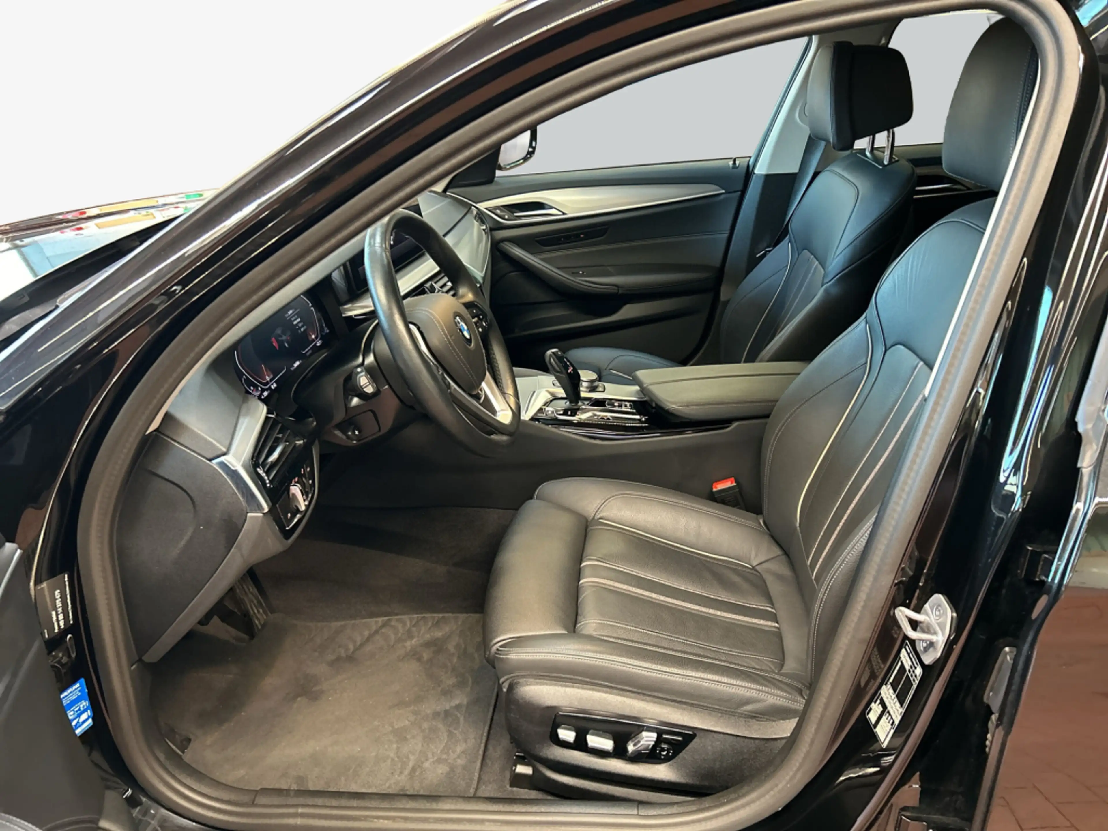 BMW 520 d Aut. Navi HiFi Lenk- und Sitzheizung — photo 10
