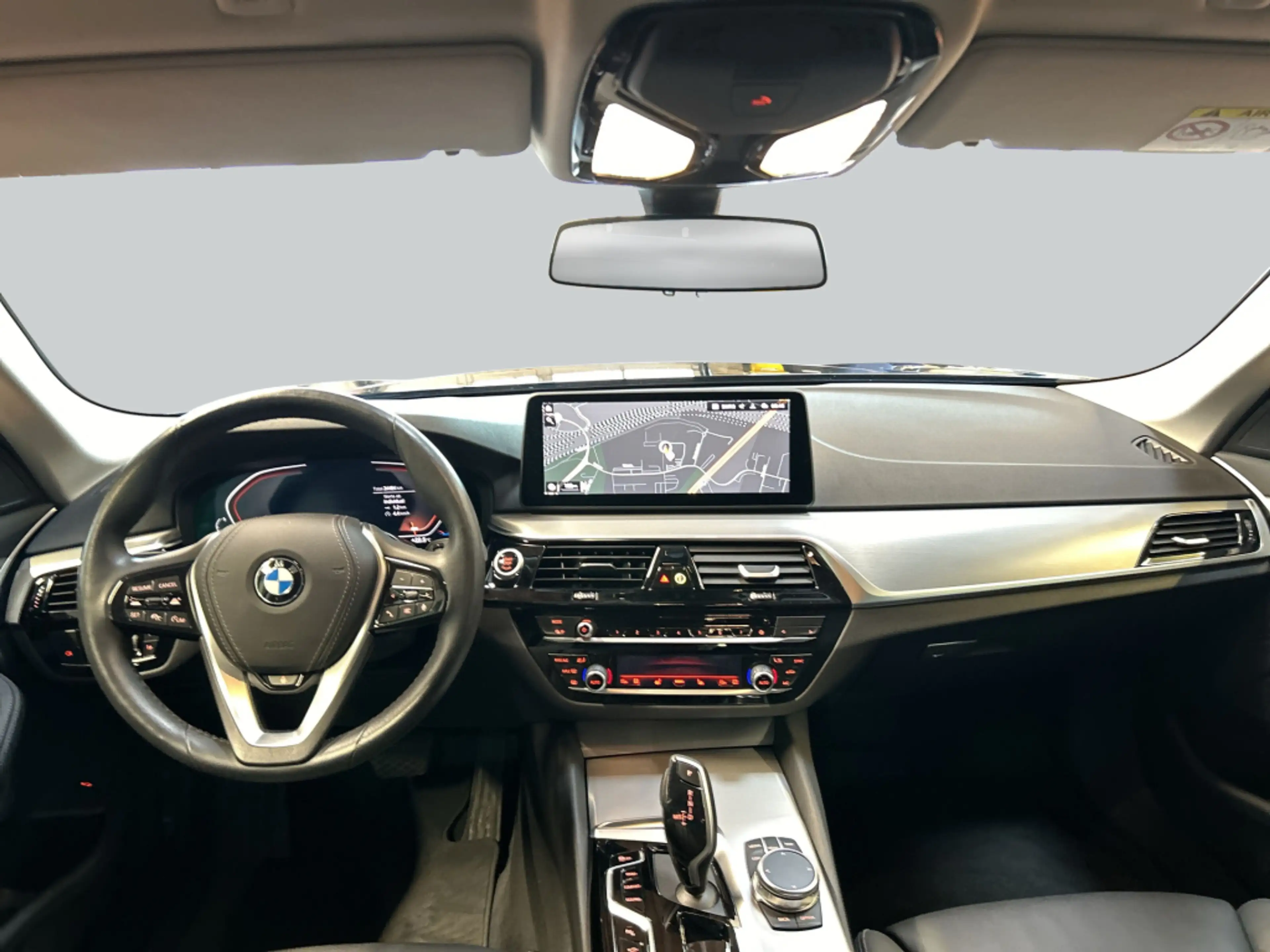 BMW 520 d Aut. Navi HiFi Lenk- und Sitzheizung — photo 14