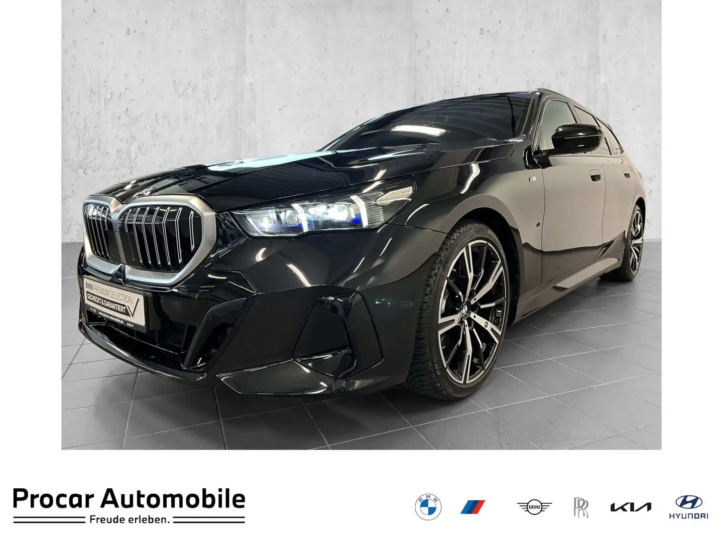 BMW 520 d Touring M Sport HUD PANO ACC 360°KAM RFK Schwarz - 1