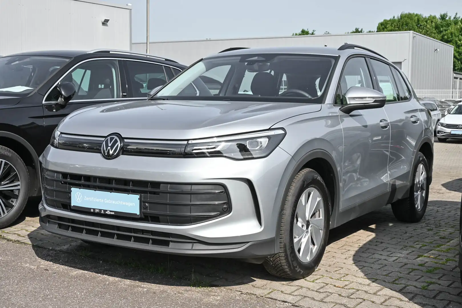 Volkswagen Tiguan III 2.0 TDI DSG Navi Side-Assist AHK Kam. Silber - 1