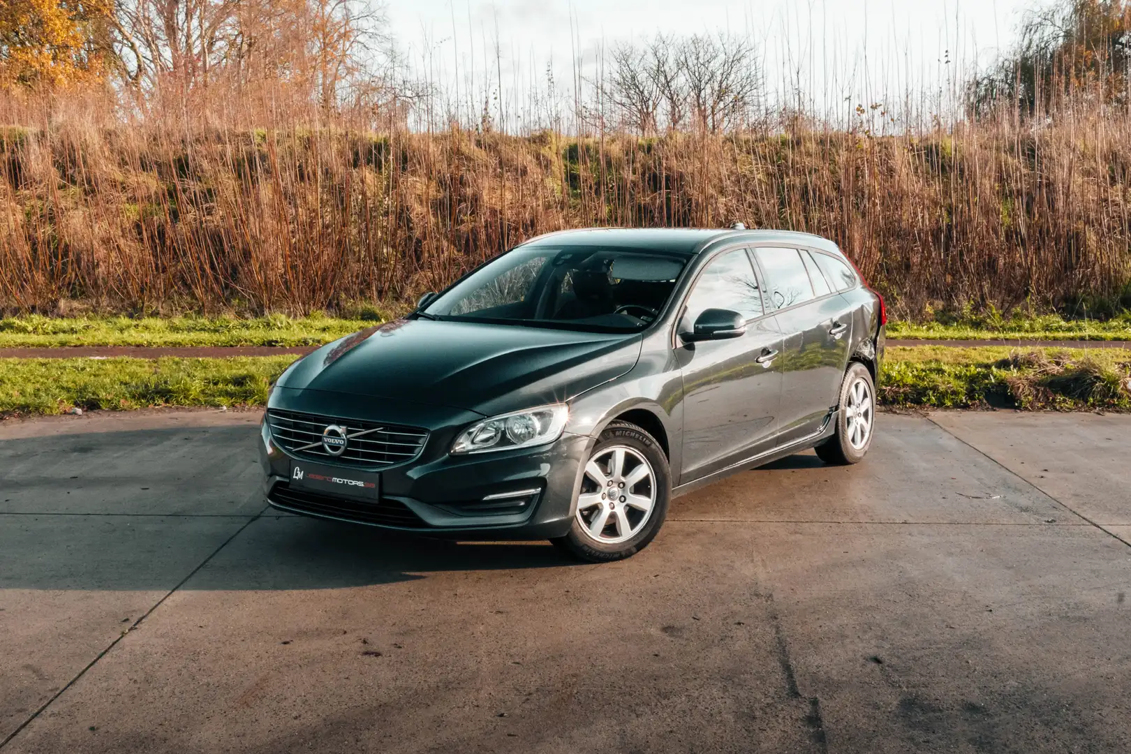 Volvo V60 1.6 D2 Gris - 1