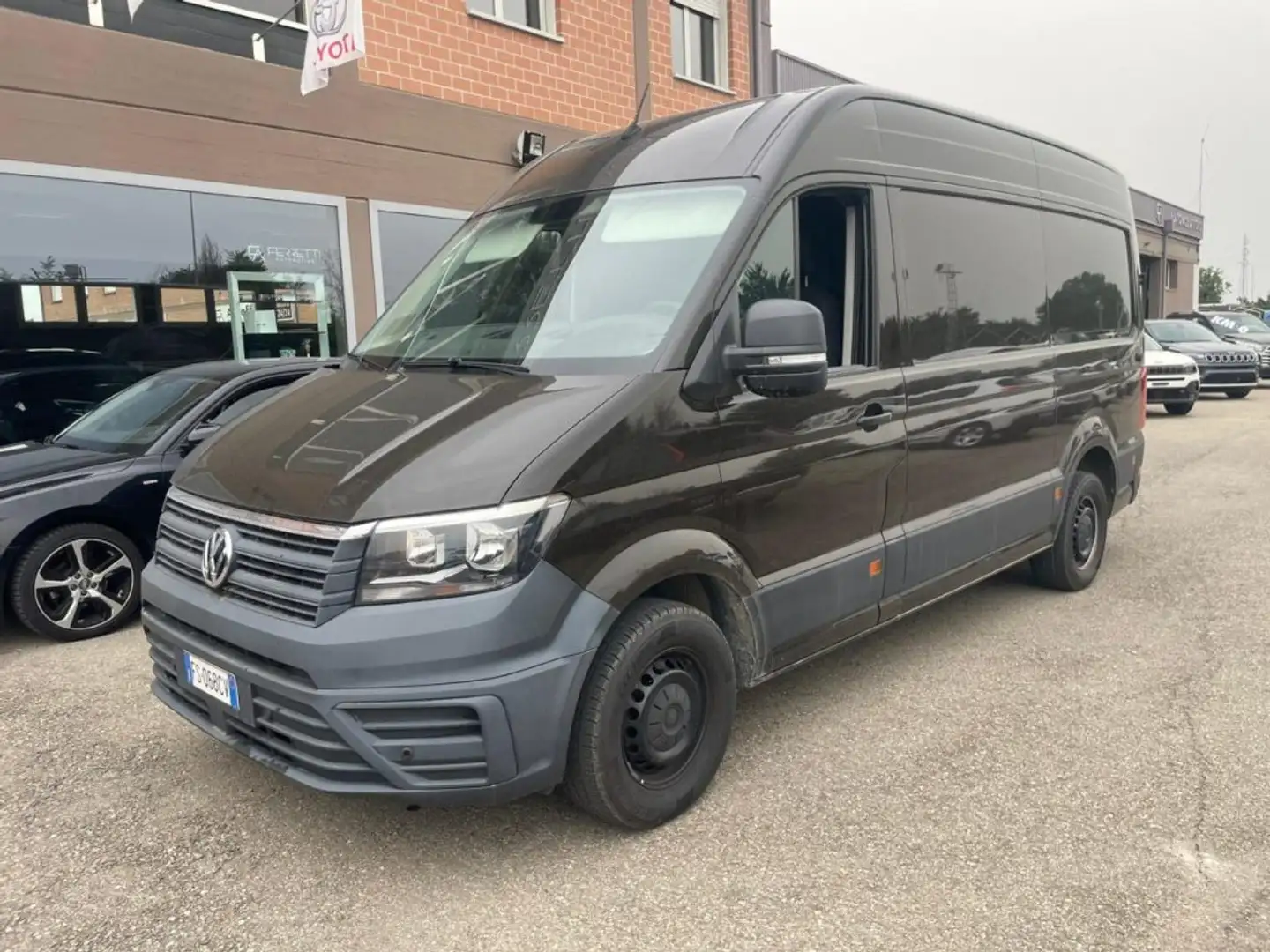 Volkswagen Crafter 30 2.0 TDI 140CV PM-TA Furgone Marrone - 2