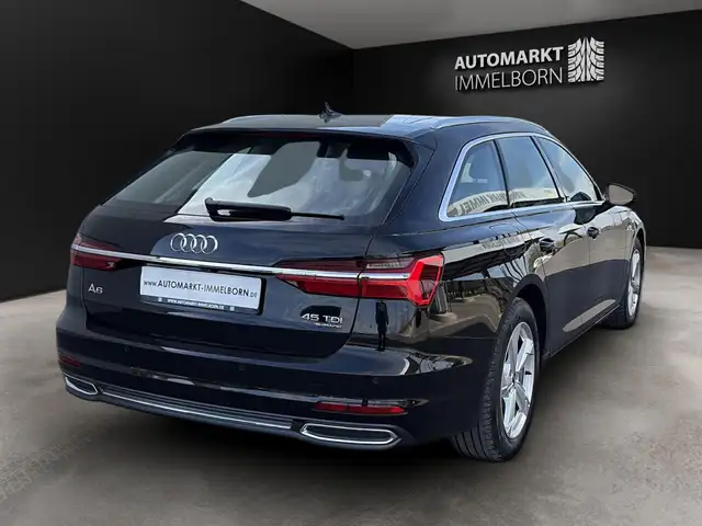 Audi A6 view 11