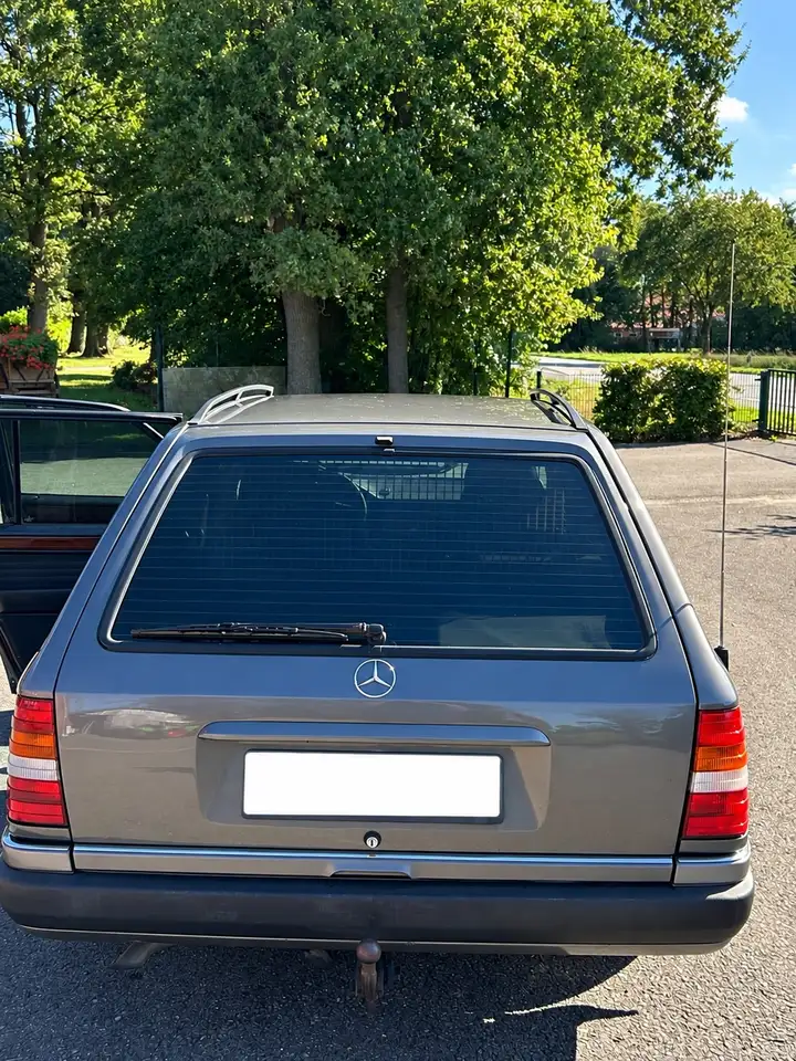 Mercedes-Benz 250 TD / W124 T-Modell, foto 2