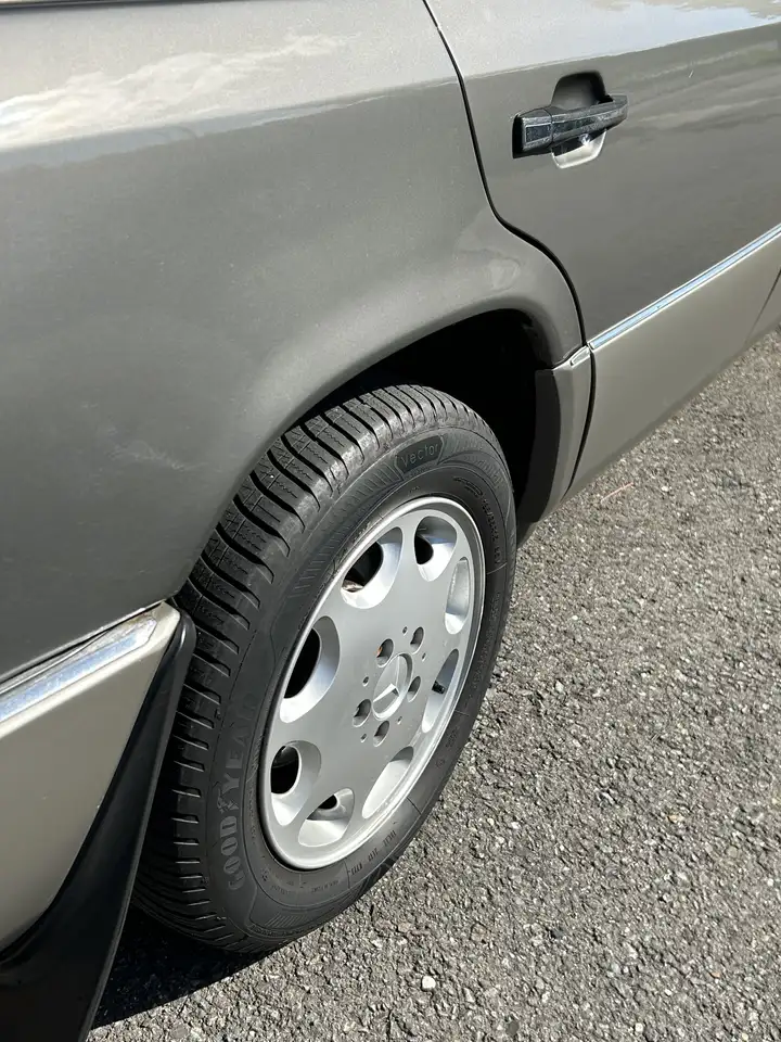 Mercedes-Benz 250 TD / W124 T-Modell, foto 8