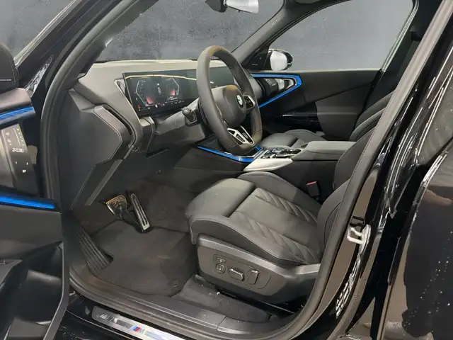 BMW X3 view 8