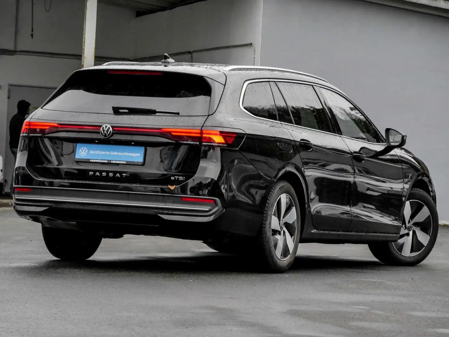 Volkswagen Passat Variant 1.5 eTSI AHK ACC LED NAVI Schwarz - 2